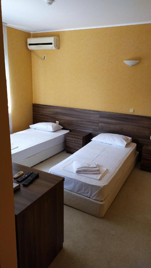 Paradise Bay Hotel Pomorie Extérieur photo