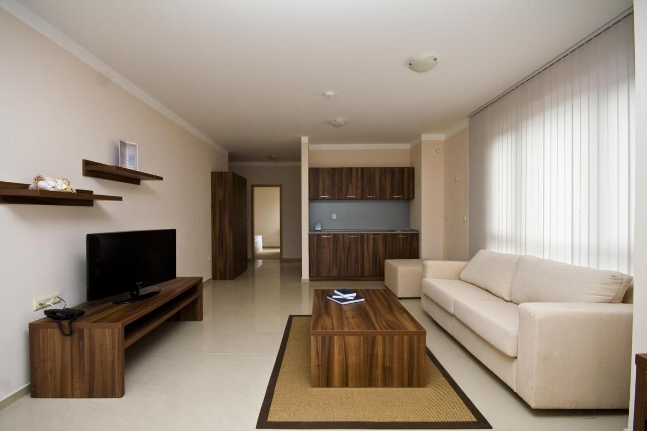 Paradise Bay Hotel Pomorie Extérieur photo