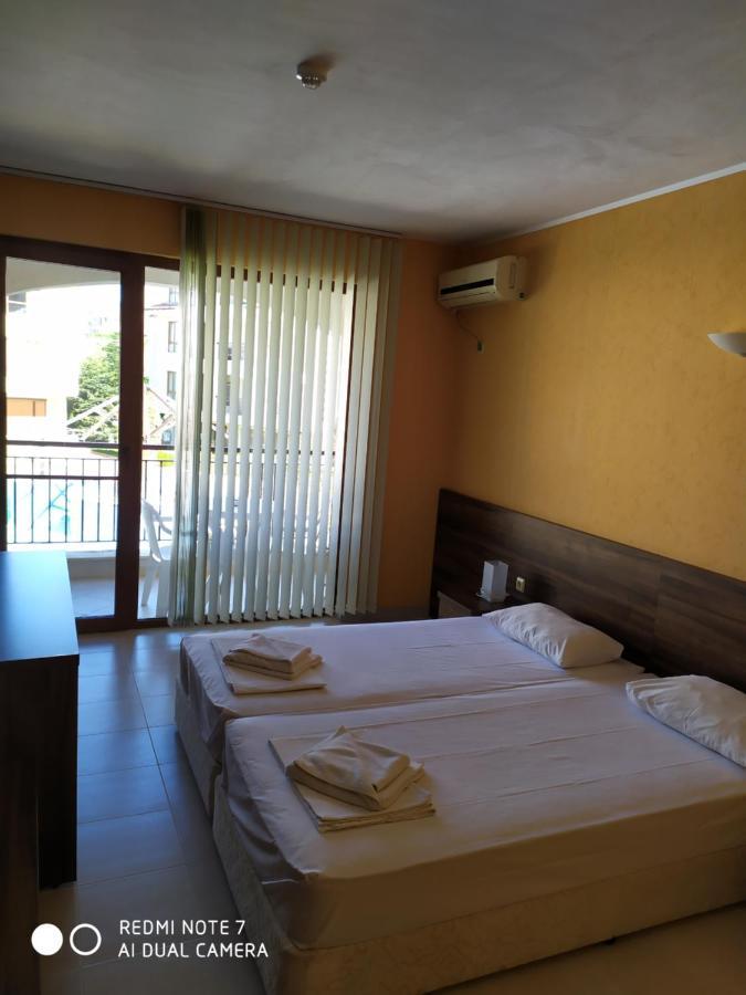 Paradise Bay Hotel Pomorie Extérieur photo