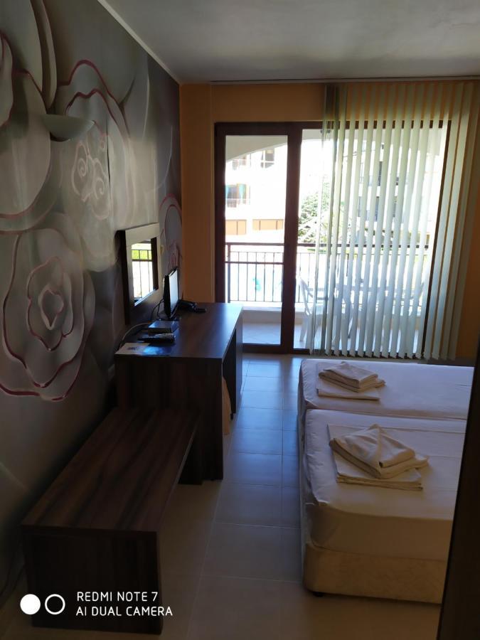 Paradise Bay Hotel Pomorie Extérieur photo