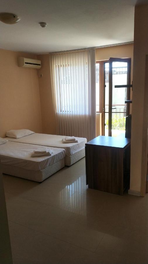 Paradise Bay Hotel Pomorie Extérieur photo