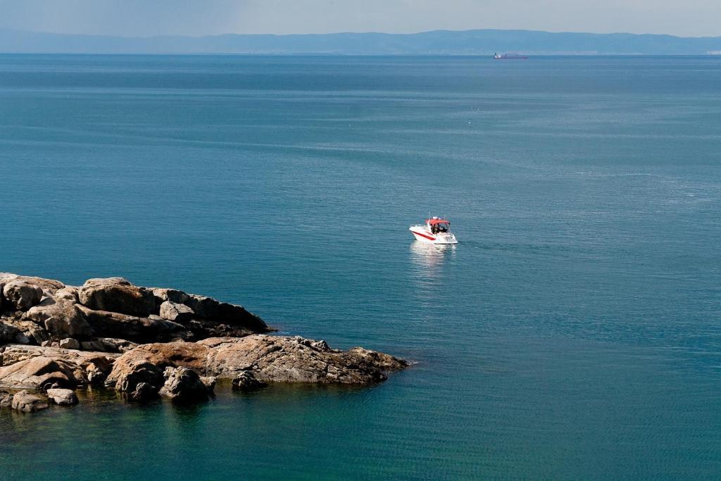 Paradise Bay Hotel Pomorie Extérieur photo