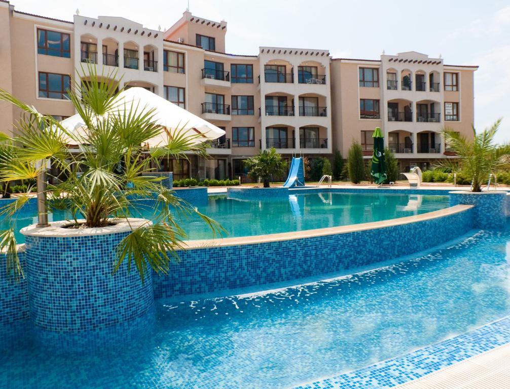 Paradise Bay Hotel Pomorie Extérieur photo