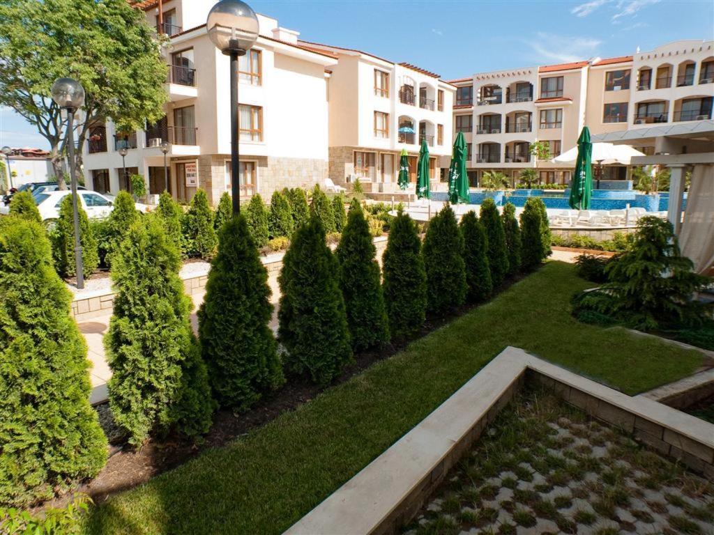 Paradise Bay Hotel Pomorie Extérieur photo