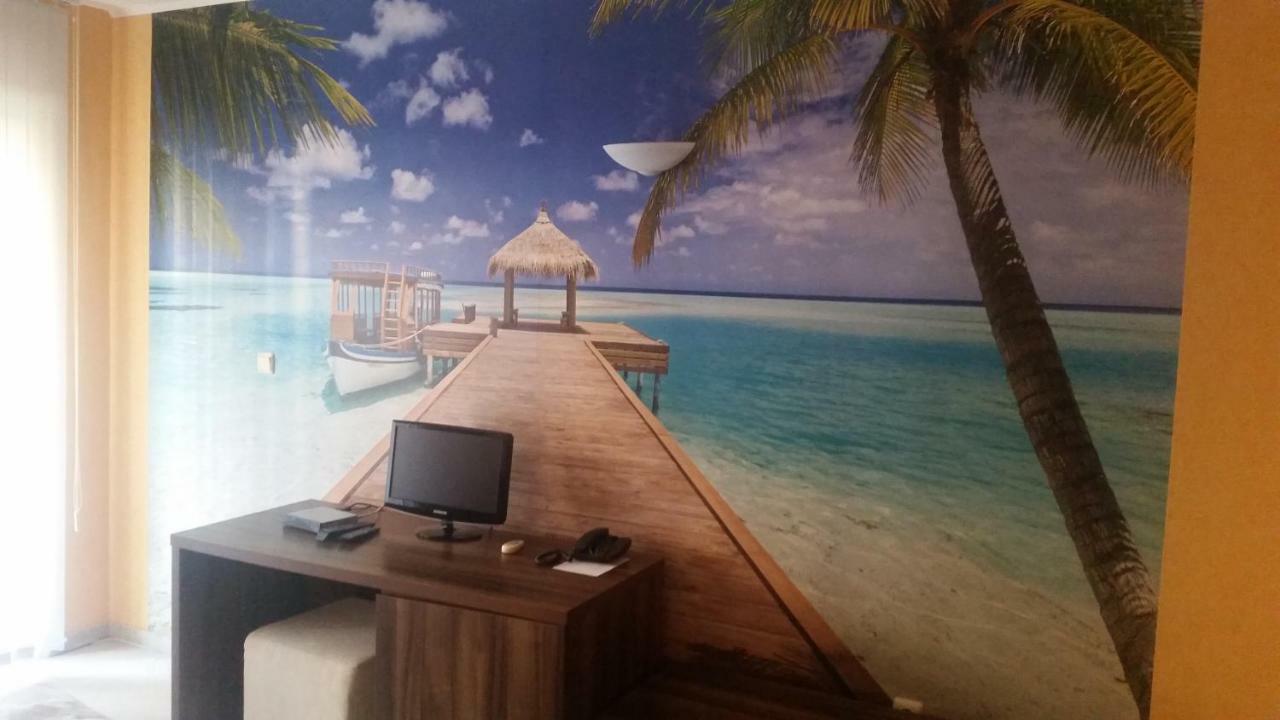Paradise Bay Hotel Pomorie Extérieur photo
